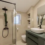 Casa *