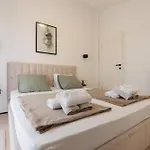 Casa *