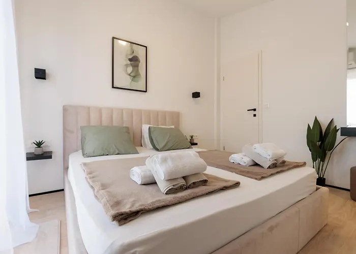 Casa *