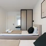 Casa *