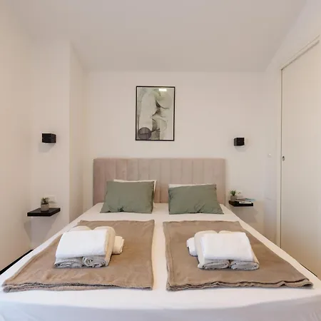 Casa *
